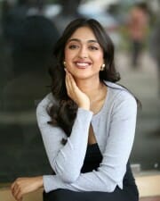 Heroine Gayatri Bhardwaj at Tiger Nageswara Rao Interview Photos 26