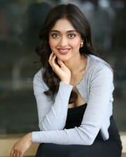 Heroine Gayatri Bhardwaj at Tiger Nageswara Rao Interview Photos 28