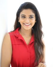 Heroine Roopa Koduvayur at Sarangapani Jathakam Success Meet Photos 22