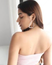 Hot Beauty Simran Kaur in a White Crop Top Pictures 02