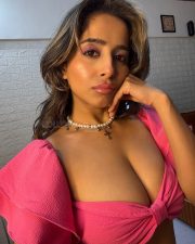Kahaan Hum Kahaan Tum Actress Kate Sharma in a Bright Pink Off Shoulder Crop Top with Puff Sleeves and a Knotted Front Photos03