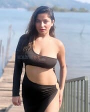 Seductive Kate Sharma Hot and Sexy Photos 03