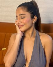 Sensual Kate Sharma Cleavage in a Deep V Neck Halter Style Sleeveless Crop Top and Jeans Photos 02