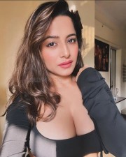 Sexy Kate Sharma Cleavage in a Long Black Crop Top Photos 02