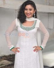 Vishnu Priya Photos 18