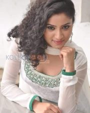 Vishnu Priya Photos 30