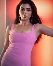 Sexy Afreen Alvi in a Pink Sleeveless Bodycon Dress Photos 02
