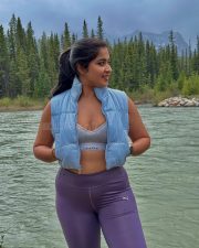 Beautiful Actress Nikita Sharma in a Calvin Klein Bralette Top with a Matching Sleeveless Jacket and Yoga Pants Pictures 03