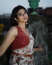 Beautiful Pragya Nagra in a Printed Saree Pictures 02