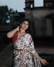 Beautiful Pragya Nagra in a Printed Saree Pictures 04