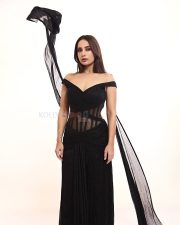 Captivating Kusha Kapila in a Black Bodycon Dress Photos 04