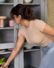 Charming Actress Kusha Kapila in a Beige Fitted Tee and Jeans Photos 01 Charming Actress Kusha Kapila in a Beige Fitted Tee and Jeans Photos 01