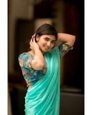 Enchanting Pragya Nagra Saree Photos 02