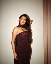 Glamorous Actress Prakriti Pavani in a Dark Maroon Strapless Gown Photos 03