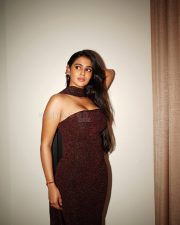Glamorous Actress Prakriti Pavani in a Dark Maroon Strapless Gown Photos 03