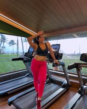 Hot Nikita Sharma in a Black Bralette and Pink Gym Pant Photos 04
