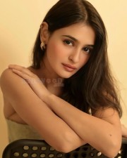 Hot Prakriti Pavani in a Bustier Tube Top Cleavage Pictures 03