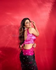 Idhayam Murali Actress Pragya Nagra in a Pink and Black Printed Saree with a Sleeveless Pink Blouse Pictures 07