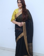 Actress Kushboo Interview Pictures 12