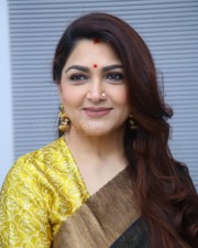 Actress Kushboo Interview Pictures 19
