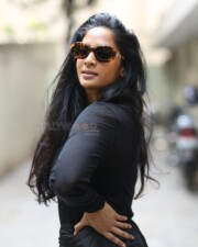 Actress Sriya Reddy at Salaar Interview Pictures 06