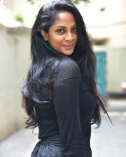 Actress Sriya Reddy at Salaar Interview Pictures 18
