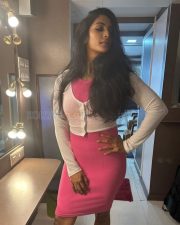 Sriya Reddy Candid Pictures 02