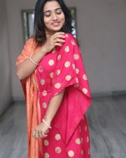 Actress Rekha Nirosha at Vasthavam Movie Teaser Launch Event Pictures 19