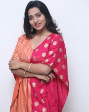 Actress Rekha Nirosha at Vasthavam Movie Teaser Launch Event Pictures 26