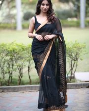Actress Shashika Tickoo at Padmavyuhamlo Chakradhari Movie Title and First Look Launch Pictures 31