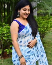 Actress Praneekaanvikaa at Market Mahalakshmi Movie Trailer launch Photos13