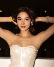 Dazzling Medha Shankr in a White Strapless Sequin Bodycon Gown Photos 04