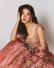 Enchanting Actress Medha Shankr in a Rose Pink Embroidered Lehenga Photos 05 Enchanting Actress Medha Shankr in a Rose Pink Embroidered Lehenga Photos 05