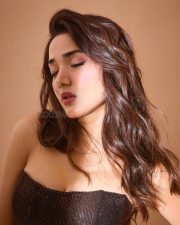 Ginny Wedss Sunny 2 Actress Medha Shankr in a Strapless Floor Length Shimmering Gown Pictures 04