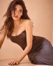 Ginny Wedss Sunny 2 Actress Medha Shankr in a Strapless Floor Length Shimmering Gown Pictures 08