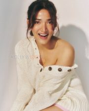Sexy Medha Shankr in an Off Shoulder Cream Textured Knit Sweater Photos 04 Sexy Medha Shankr in an Off Shoulder Cream Textured Knit Sweater Photos 04