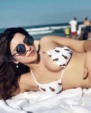 Tv Actress Shama Sikander Sexy Photos 02