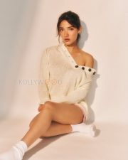 Winsome Actress Medha Shankr in a Cream Off Shoulder Knit Sweater Photos 01 Winsome Actress Medha Shankr in a Cream Off Shoulder Knit Sweater Photos 01