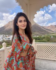 Charming Actress Yesha Sagar in a Turquoise Paisley Crop Tie Top Photos 02