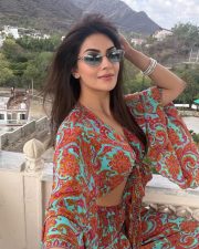 Charming Actress Yesha Sagar in a Turquoise Paisley Crop Tie Top Photos 03