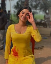 Cute Kanika Mann in a Yellow Kurti Photos 04
