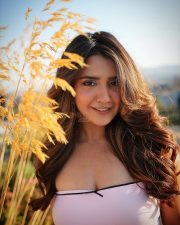 Hello Sexy Girl Roshni Walia in a Light Pink Strapless Top Stills 02