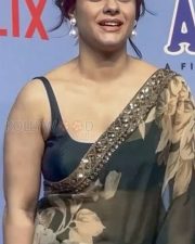 Hot Kajol in a Transparent Saree Pictures 04