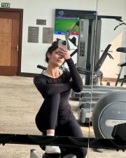 Punjabi Model and Actress Yesha Sagar in a Monochrome Black Long Sleeved Athletic Top with a Matching High Waisted Leggings Photos 03 Punjabi Model and Actress Yesha Sagar in a Monochrome Black Long Sleeved Athletic Top with a Matching High Waisted Leggings Photos 03