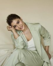 Stunning Kajol in a Mint Green Power Suit Photos 01