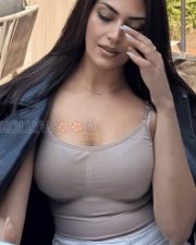 Sultry Yesha Sagar Cleavage in a Beige Crop Top and Leather Jacket Photos 01 Sultry Yesha Sagar Cleavage in a Beige Crop Top and Leather Jacket Photos 01
