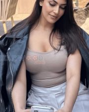 Sultry Yesha Sagar Cleavage in a Beige Crop Top and Leather Jacket Photos 02 Sultry Yesha Sagar Cleavage in a Beige Crop Top and Leather Jacket Photos 02