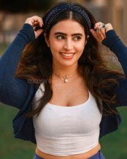 Dazzling Actress Shobhita Rana in a blue denim jacket and denim shorts photos 06