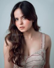 Tarak Mehta Ka Ooltah Chashmah Actress Palak Sindhwani in a Pastel Sleeveless Dress Pictures 01