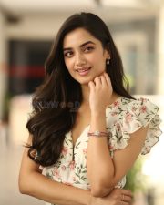 Heroine Bhagyashri Borse at Andhra King Taluka Interview Pictures 05 Heroine Bhagyashri Borse at Andhra King Taluka Interview Pictures 05
